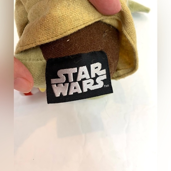 STAR WARS YODA IN SANTA HAT WITH CANDY CANE 8" PLUSH COMIC IMAGES 2009 - Picture 2 of 6